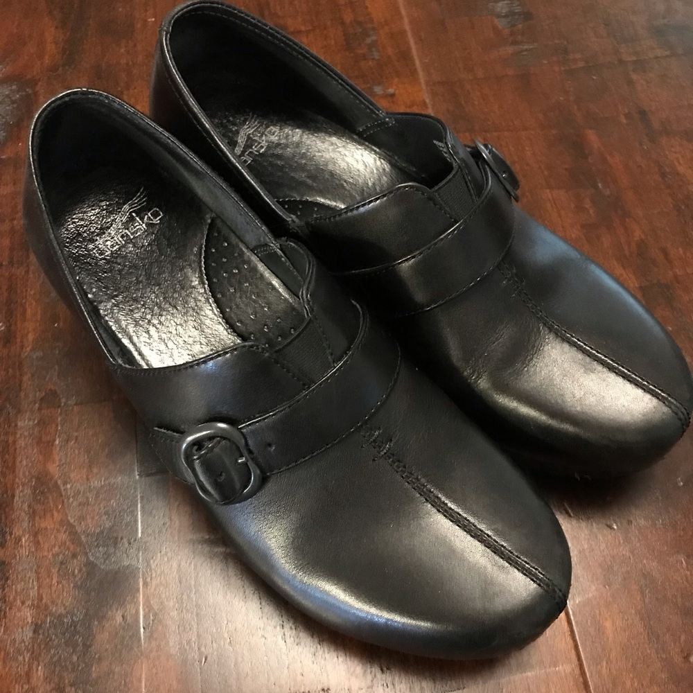 Dansko Tamara Full Grain Black clog size 9